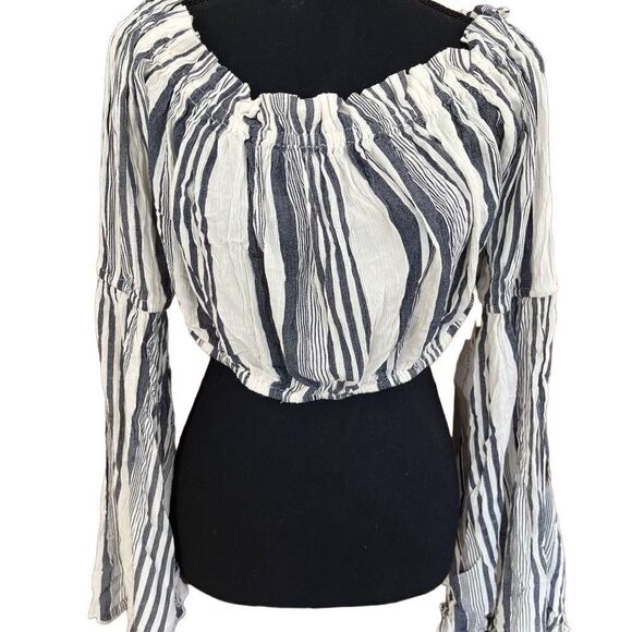 New with tags Live 4 Truth navy/cream off shoulder crop top with bell sleeve XL - Picture 1 of 9